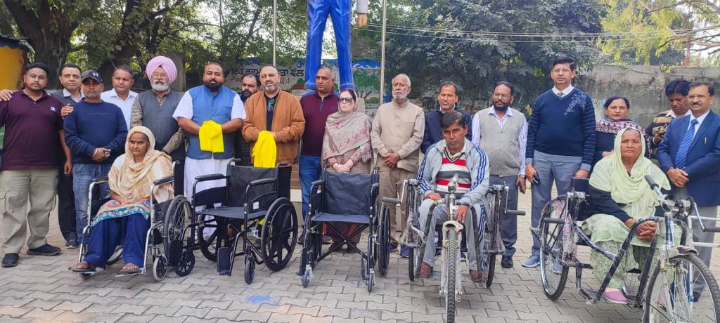 Raju Brothers Welfare Society UK Punjab donated wheelchairs to the needy